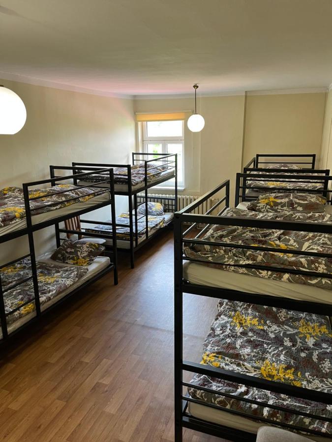 Gosciniec Szczeliniec Vandrarhem Karlow Exteriör bild